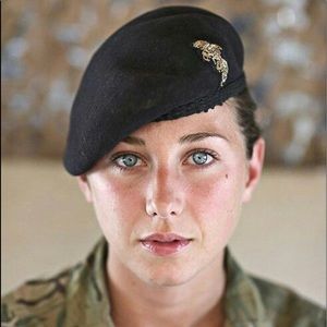 Meet your Posher, Abbie